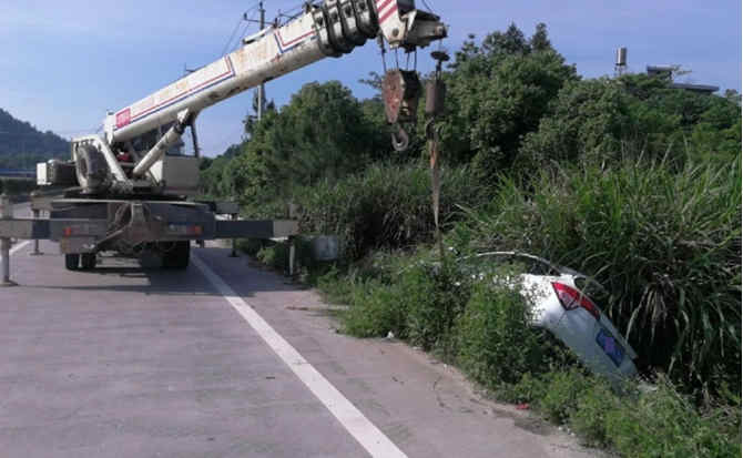 雁江区重载吊车救援